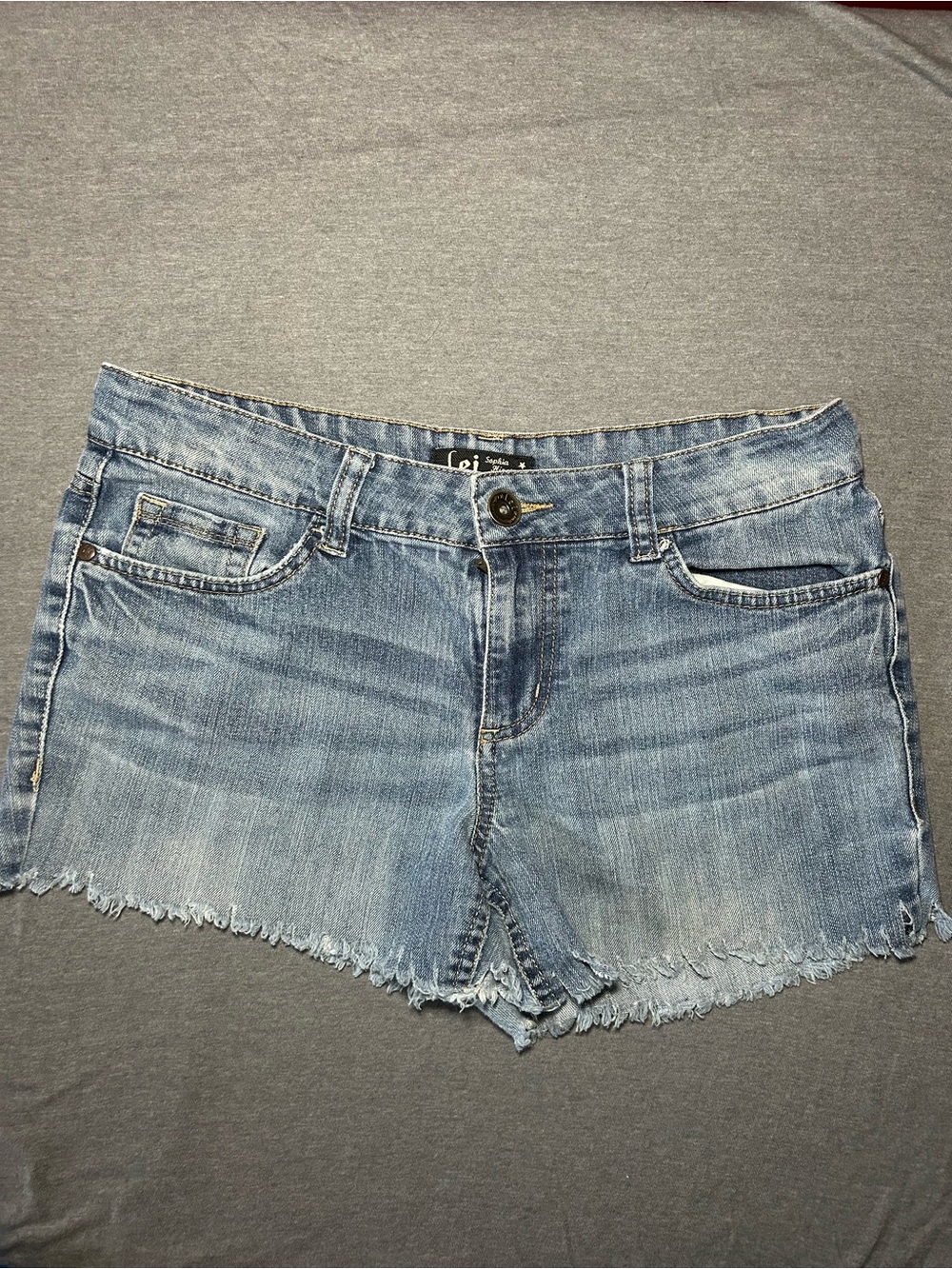 lei Y2K Light Blue Washed Low-rise Denim Cutoff Shorts.